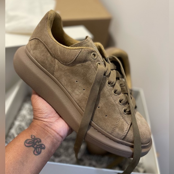 Alexander McQueen Oversize Sneaker (Size 43EU/10.5US) NEVER WORN 🔥 - Picture 5 of 6